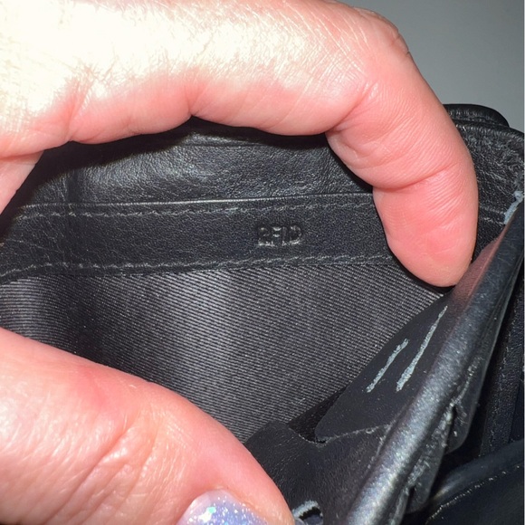 UNISEX RFID Black Leather Bi-Fold Wallet, lots in slots - Picture 7 of 14